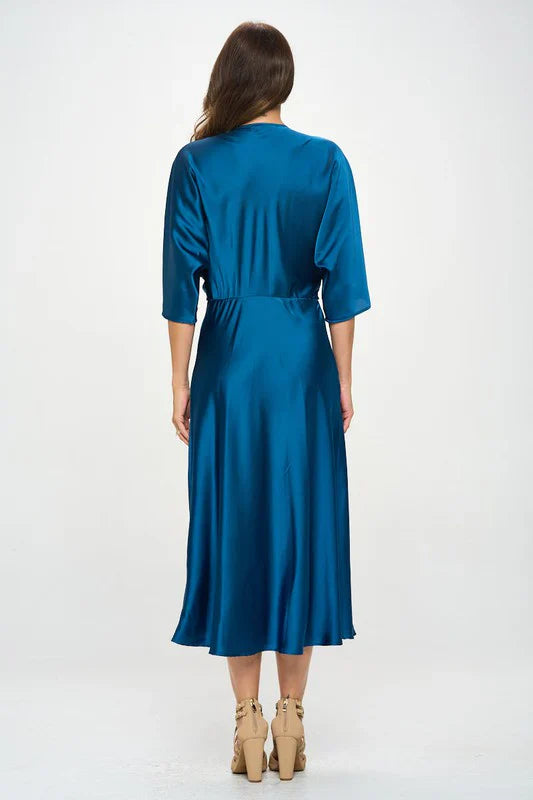 Amélie & Rose™ | Relaxed Elegance – Satin Dress with Twisted Front